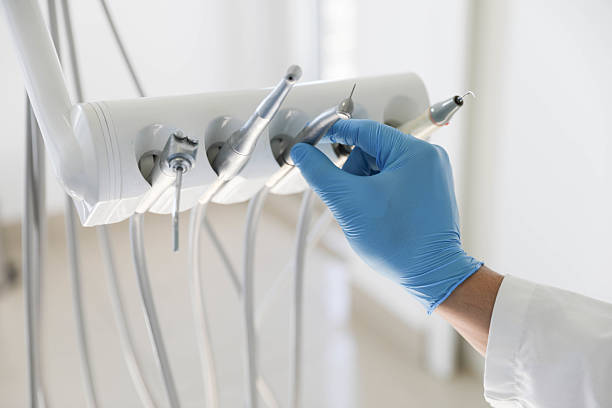 Professional Tooth Extraction technician working in Italy, TX